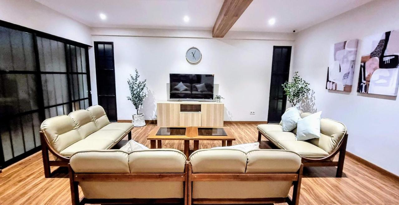 Cottonwood Exclusive Villa @Lembang Asri - Jacuzzi Playground Netflix Billyard Exterior foto